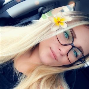 Meet your Posher, Kelli